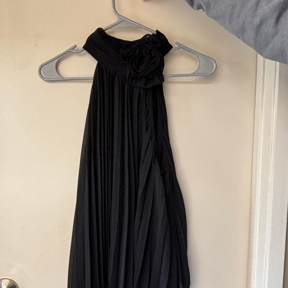Express halter top - Picture 2 of 3